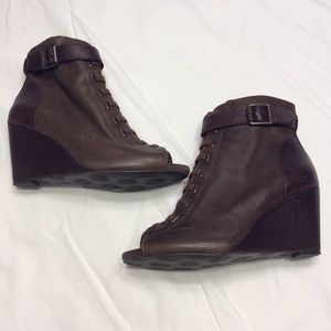 Vince camuto booties size 37.5